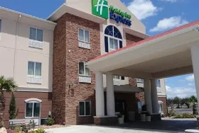 Photograph of Holiday Inn Express Kenedy, Kenedy