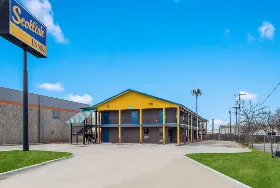 Photograph of Scottish Inns, Carrollton