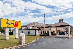 Photograph of Super 8, Cleburne