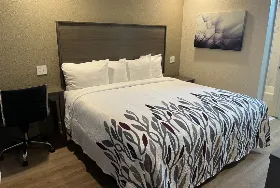 Photograph of Red Roof Inn, Haltom City