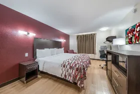 Photograph of Red Roof Inn & Suites, Denton