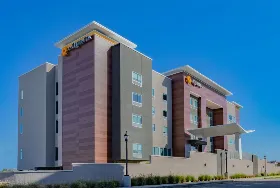 Photograph of La Quinta Inn & Suites by Wyndham Galveston North at I-45, Galveston