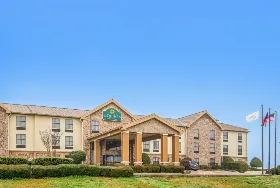 Photograph of La Quinta Inn & Suites, Denison