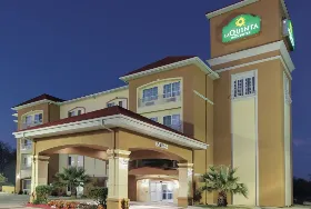 Photograph of La Quinta Inn & Suites, Corsicana