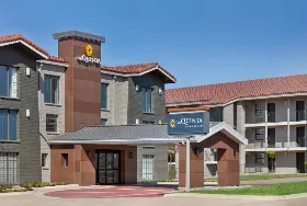 Photograph of La Quinta Inn, Temple