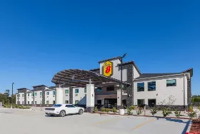 Photograph of Super 8, Kingwood