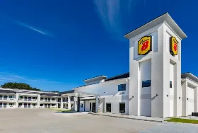 Photograph of Super 8, Houston