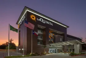 Photograph of La Quinta Inn & Suites, Channelview