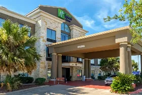 Photograph of Holiday Inn Express, Beeville