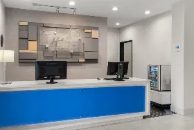 Photograph of Holiday Inn Express, Graham