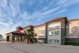 Photograph of La Quinta Inn & Suites, New Caney
