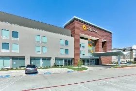 Photograph of La Quinta Inn & Suites, Dallas