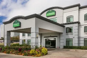 Photograph of Wingate by Wyndham, Dallas