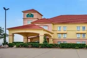 Photograph of La Quinta Inn & Suites, Glen Rose