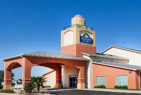 Photograph of Days Inn, Marquez