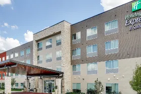 Photograph of Holiday Inn Express, Farmers Branch