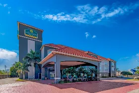 Photograph of La Quinta Inn & Suites, Alamo