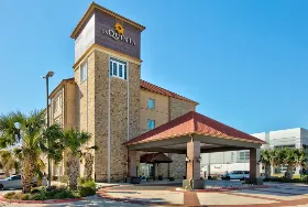 Photograph of La Quinta Inn & Suites, Grand Prairie
