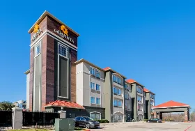 Photograph of La Quinta Inn & Suites, Fort Worth