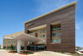 Photograph of La Quinta Inn & Suites, Round Rock