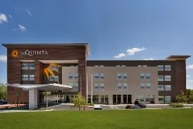 Photograph of La Quinta Inn & Suites, San Antonio