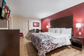 Photograph of Red Roof Inn, Spring