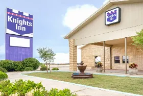 Photograph of Knights Inn Slaton, Slaton
