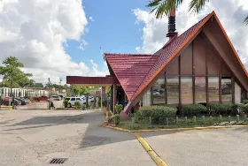Photograph of Red Carpet Inn & Suites, Houston