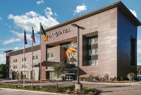 Photograph of La Quinta Inn & Suites, Dallas