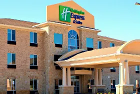 Photograph of Holiday Inn Express, Bonham