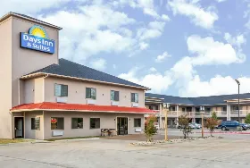 Photograph of Days Inn, Madisonville