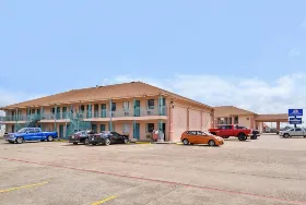 Photograph of Americas Best Value Inn, Clute