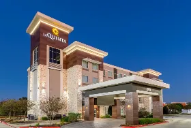 Photograph of La Quinta Inn & Suites, Houston