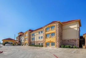Photograph of La Quinta Inn & Suites, Floresville