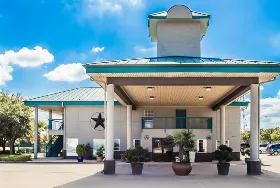 Photograph of Americas Best Value Inn, Fort Worth