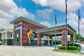 Photograph of La Quinta Inn & Suites, Irving