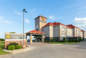 Photograph of La Quinta Inn & Suites, Belton
