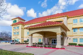 Photograph of La Quinta Inn & Suites, Ennis