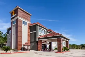 Photograph of La Quinta Inn & Suites, Lumberton