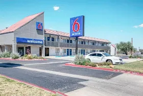 Photograph of Motel 6, Amarillo