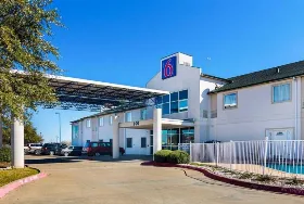 Photograph of Motel 6, Terrell