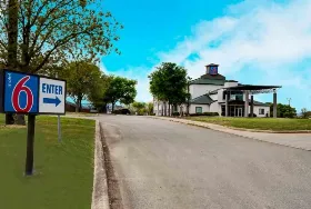 Photograph of Motel 6, San Antonio
