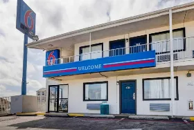 Photograph of Motel 6, Denton