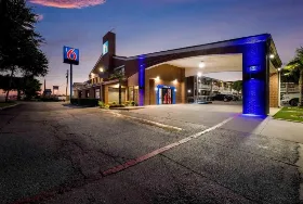 Photograph of Motel 6, Plano