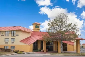 Photograph of La Quinta Inn & Suites, Layton