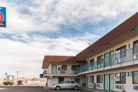 Photograph of Motel 6, Green River