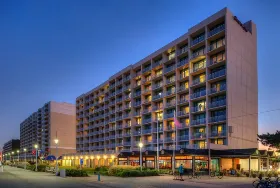 Photograph of Hampton Inn, Virginia Beach