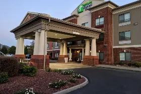 Photograph of Holiday Inn Express, Pounding Mill