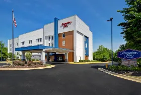 Photograph of Hampton Inn, Woodbridge