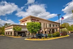 Photograph of Hampton Inn, Dumfries